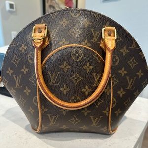 Louis Vuitton Ellipse PM Handbag. VINTAGE!!!